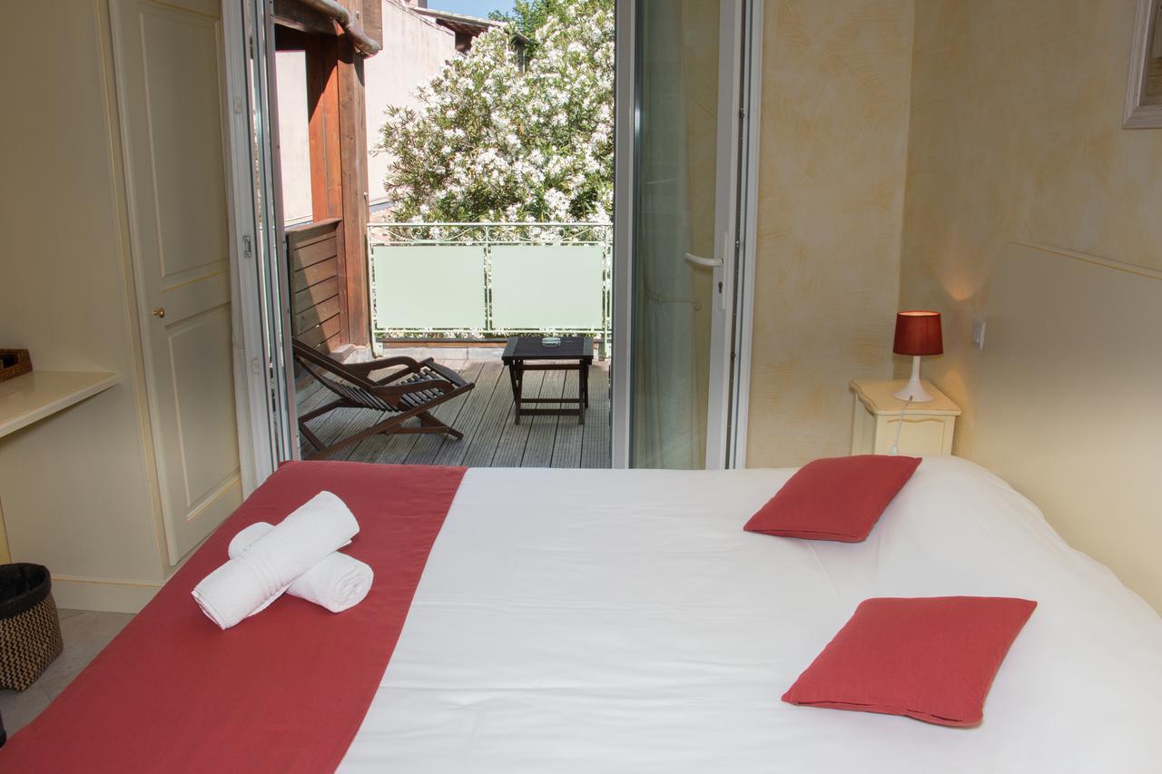 Hotel & Spa La Villa Сен Максим Екстериор снимка