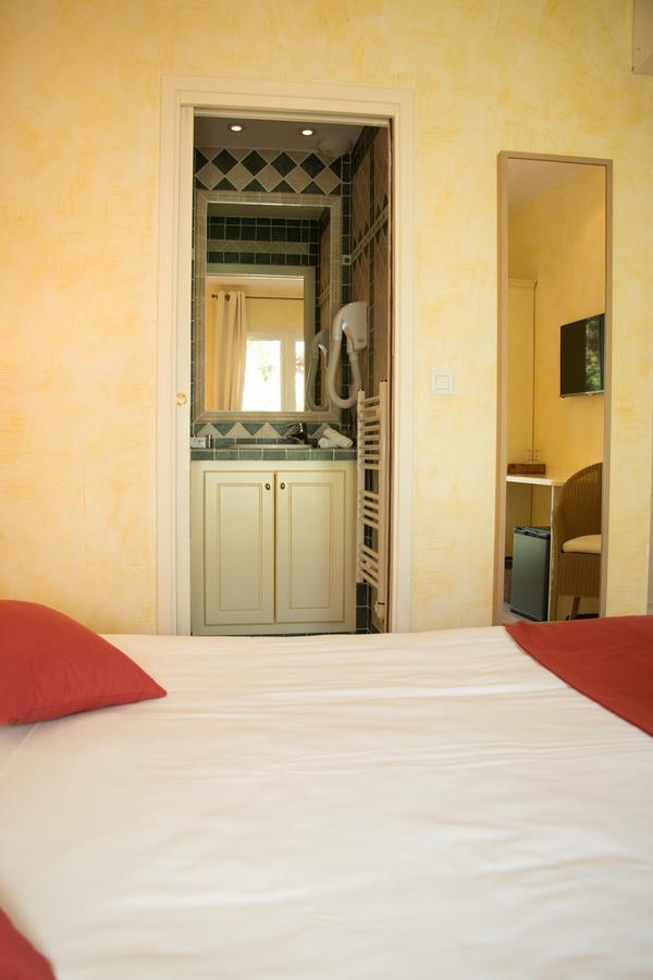 Hotel & Spa La Villa Сен Максим Екстериор снимка