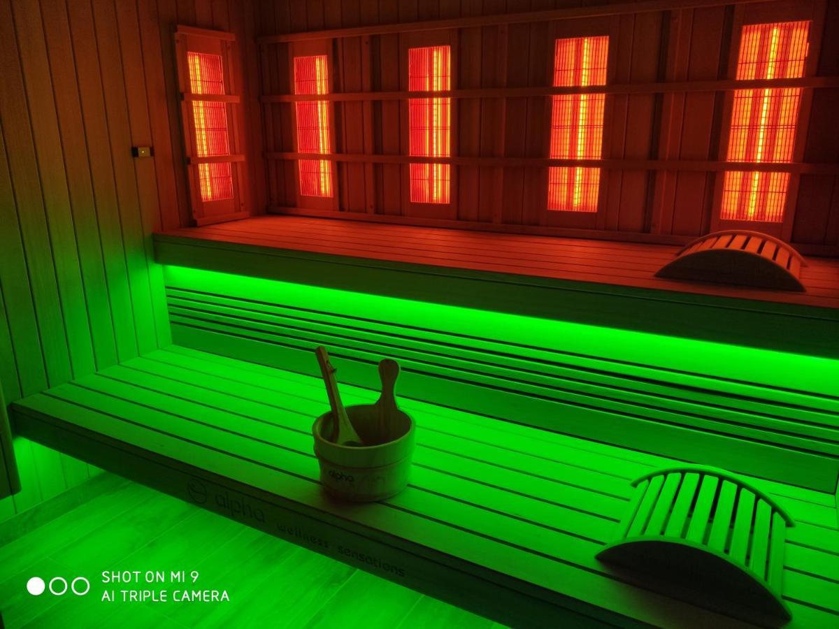 Hotel & Spa La Villa Сен Максим Екстериор снимка