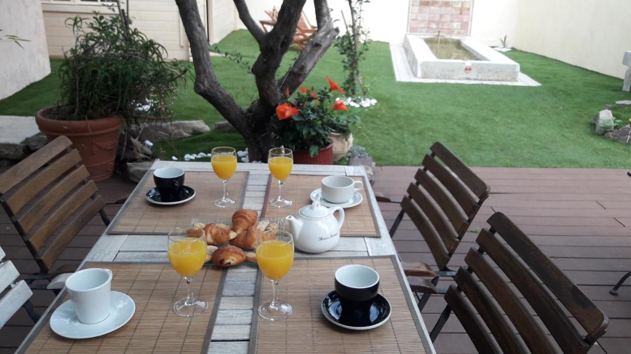 Hotel & Spa La Villa Сен Максим Екстериор снимка