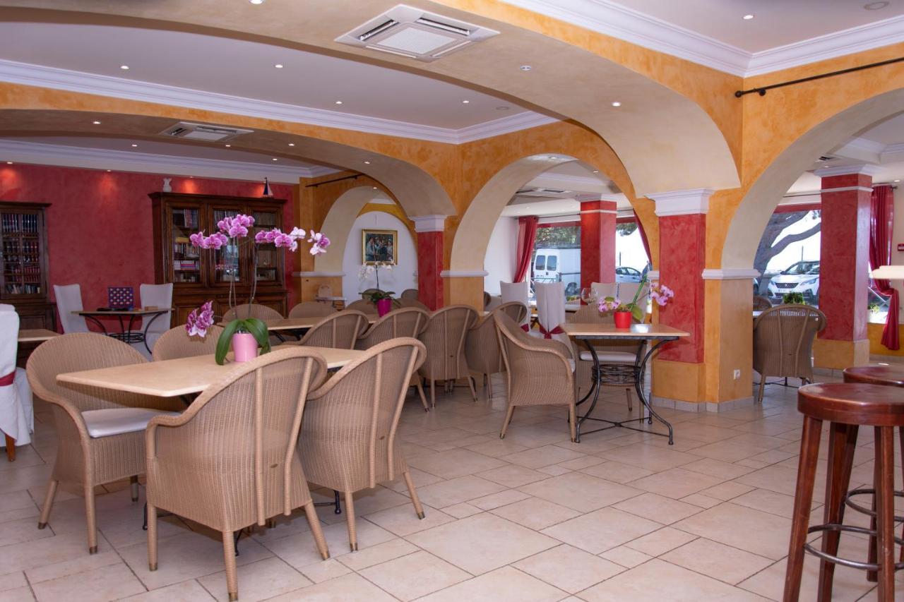 Hotel & Spa La Villa Сен Максим Екстериор снимка