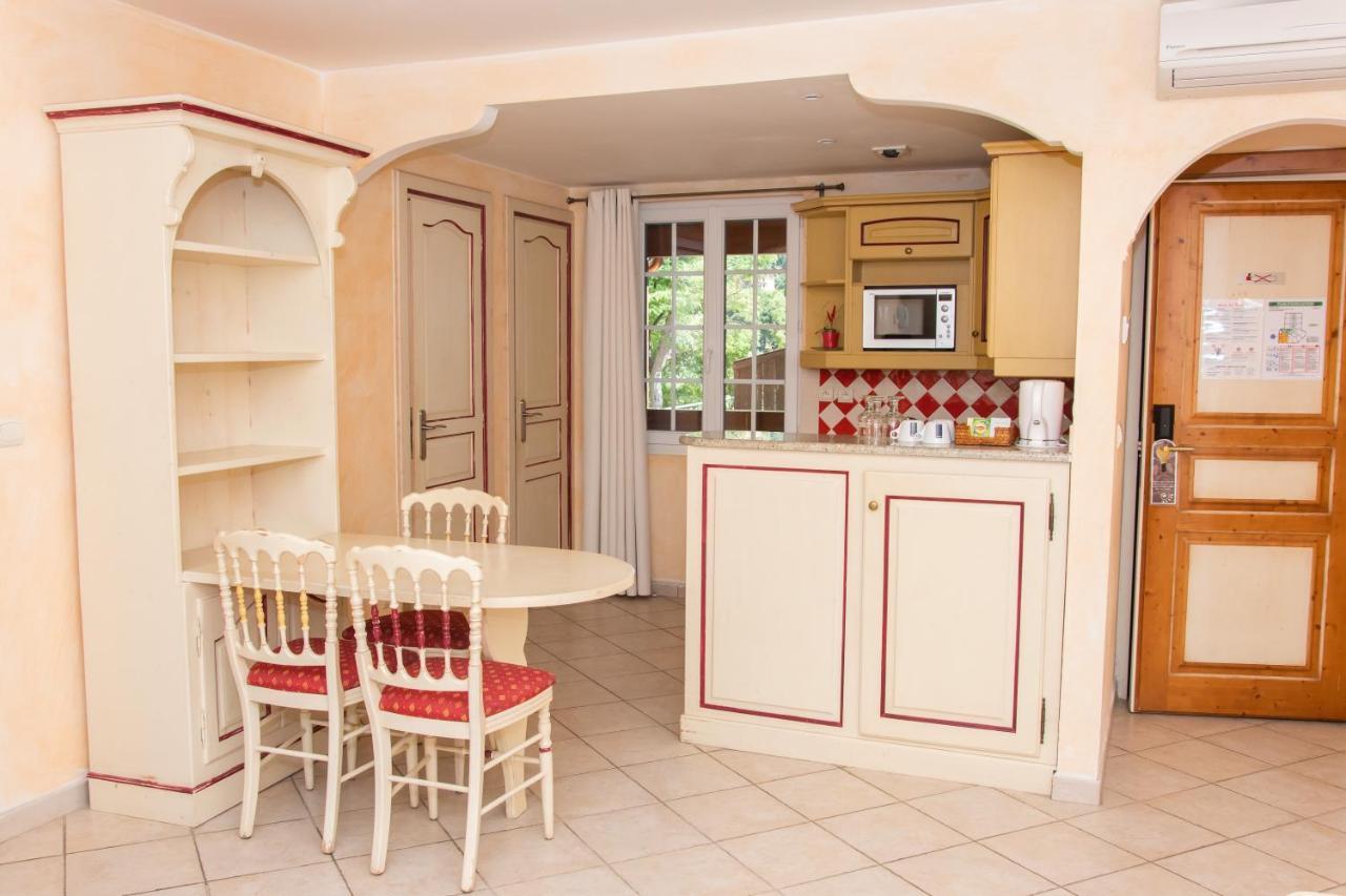 Hotel & Spa La Villa Сен Максим Екстериор снимка