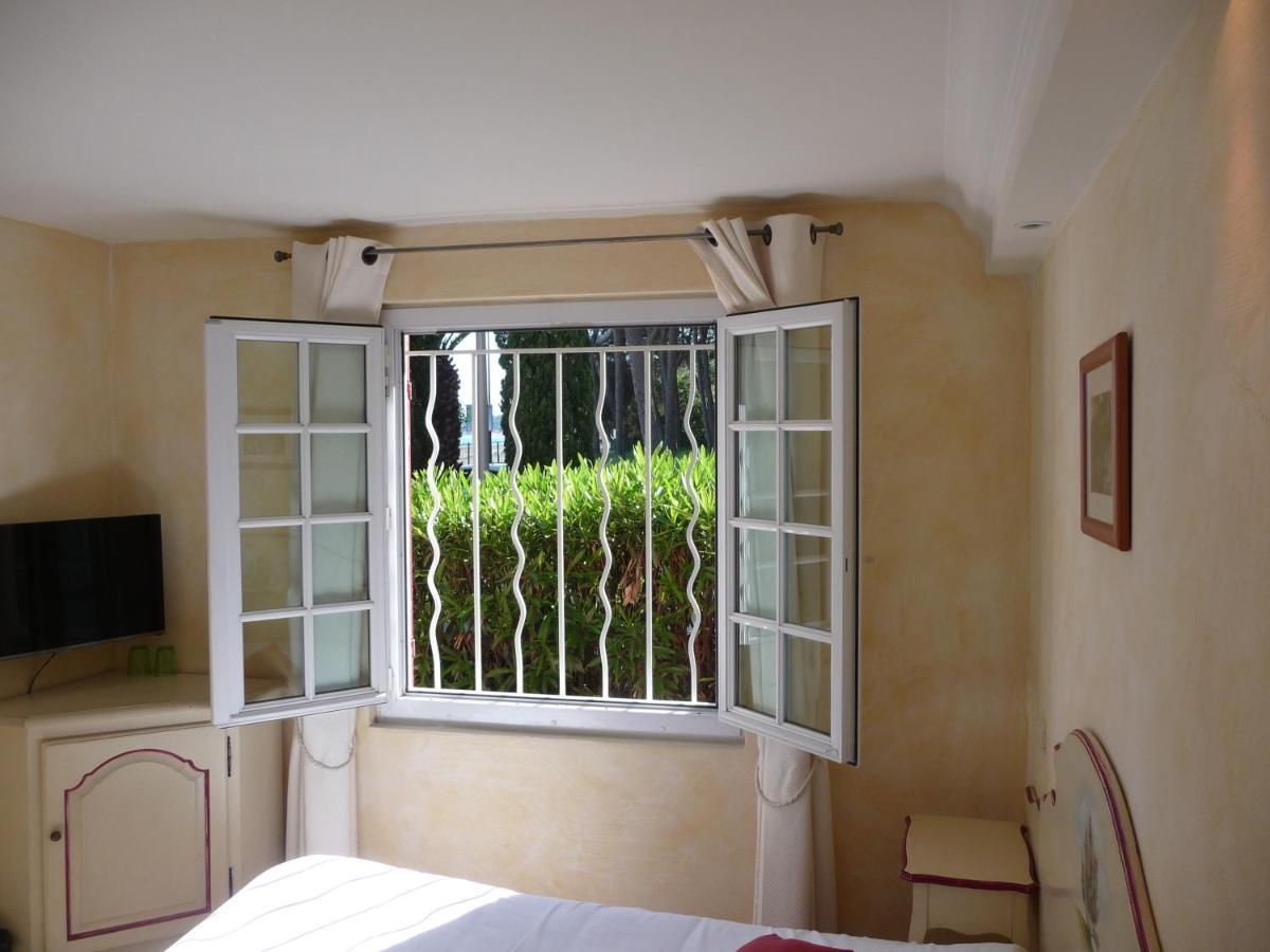 Hotel & Spa La Villa Сен Максим Екстериор снимка