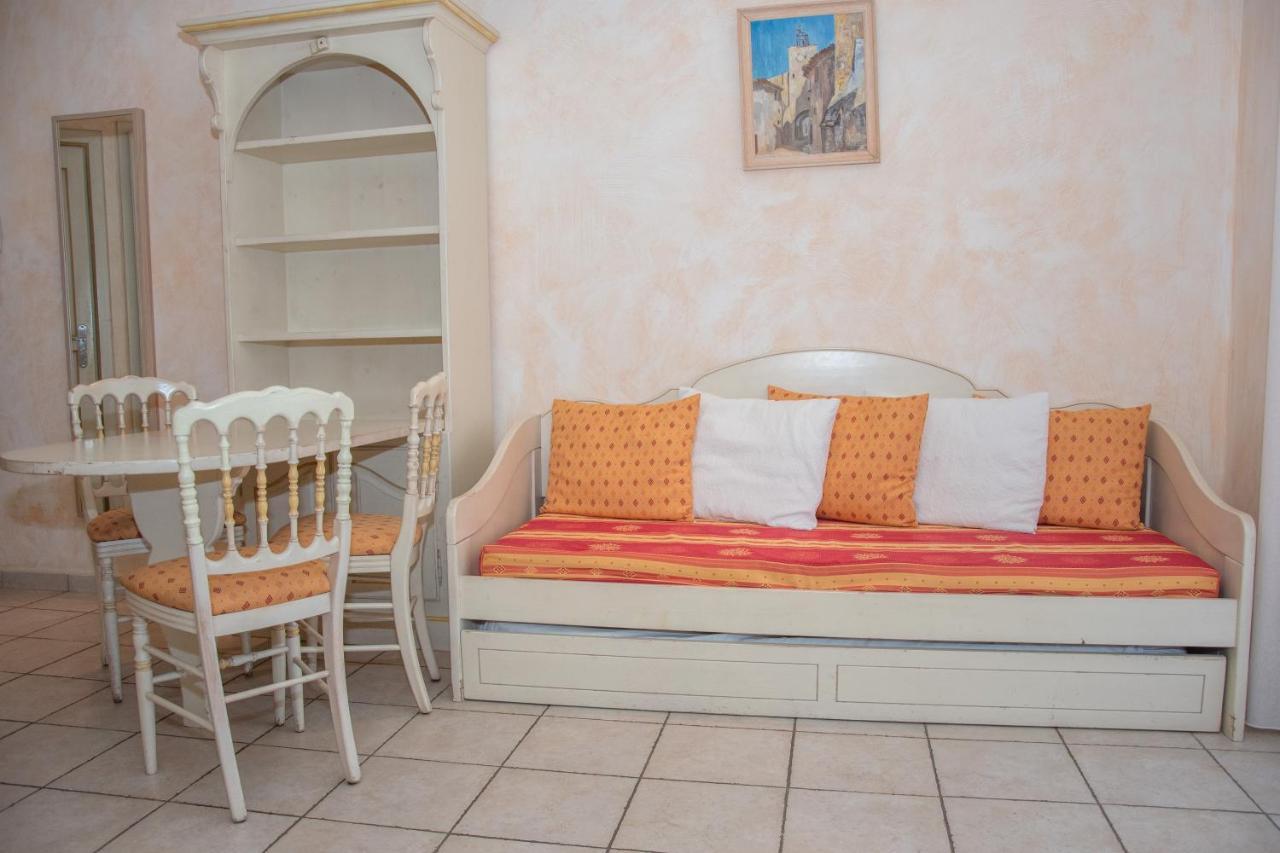 Hotel & Spa La Villa Сен Максим Екстериор снимка