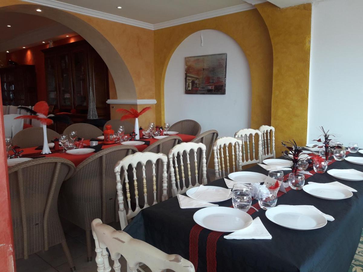 Hotel & Spa La Villa Сен Максим Екстериор снимка